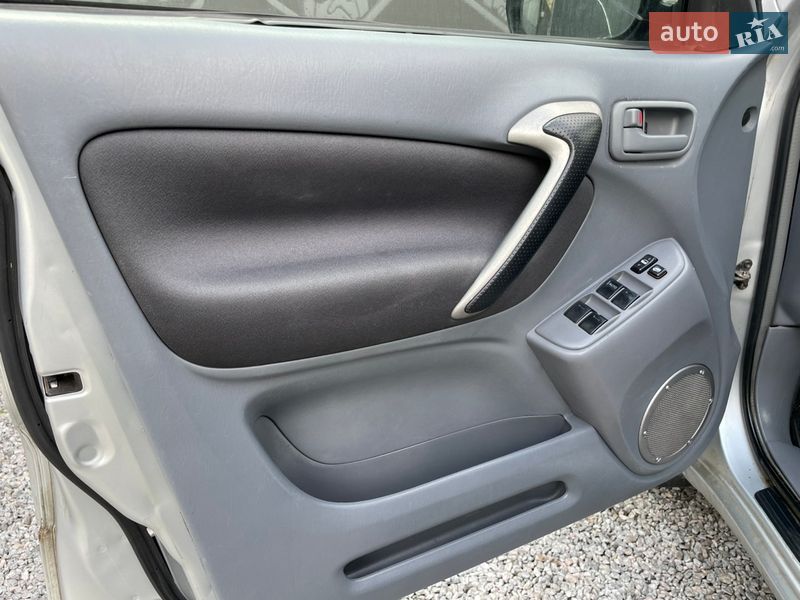 Внедорожник / Кроссовер Toyota RAV4 2001 в Киеве фото 8 Внедорожник / Кроссовер Toyota RAV4 2001 в Киеве