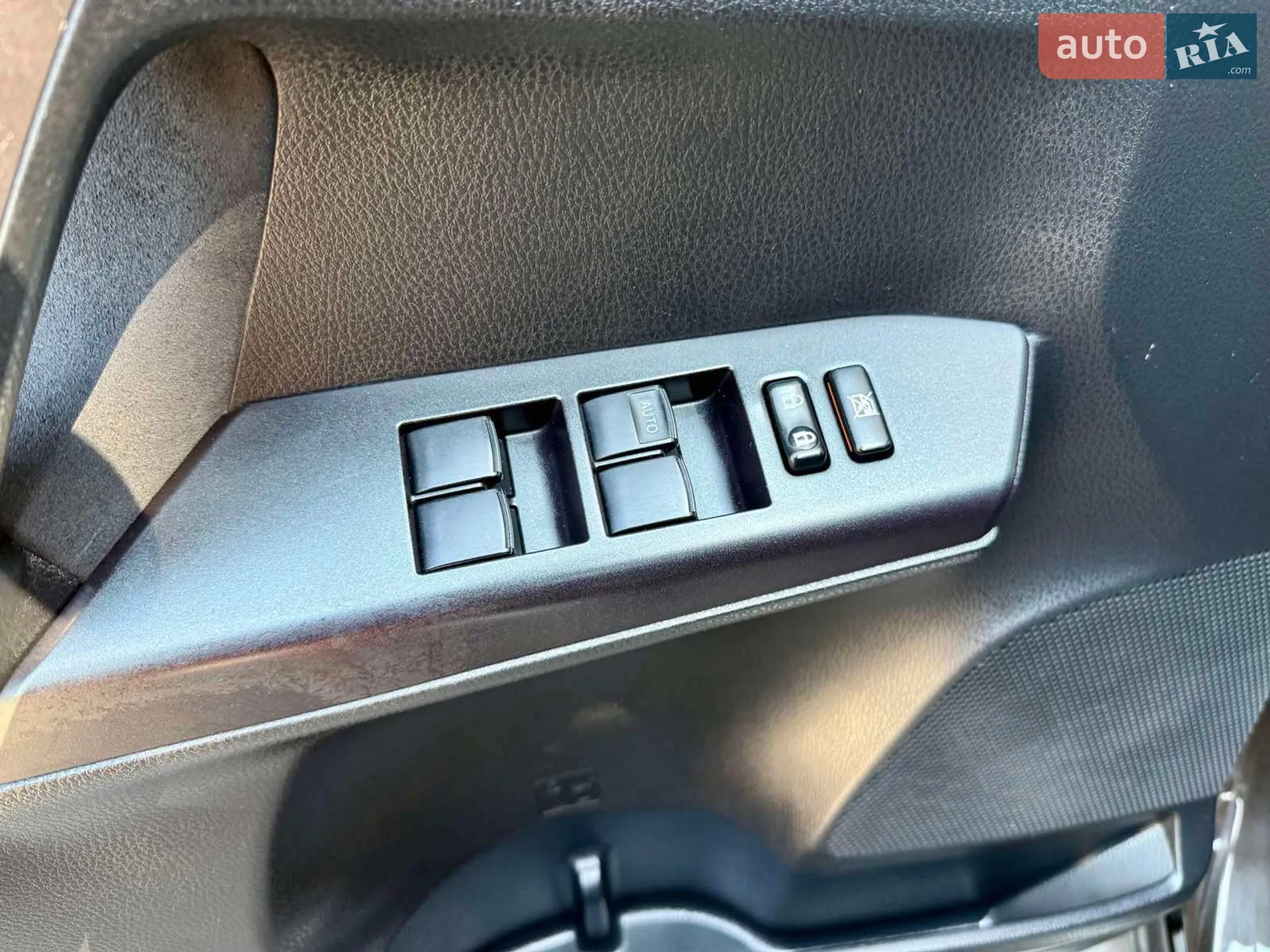 2016 Toyota RAV 4 - мініатюра 3