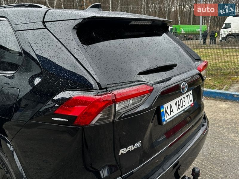 Позашляховик / Кросовер Toyota RAV4 2020 в Києві