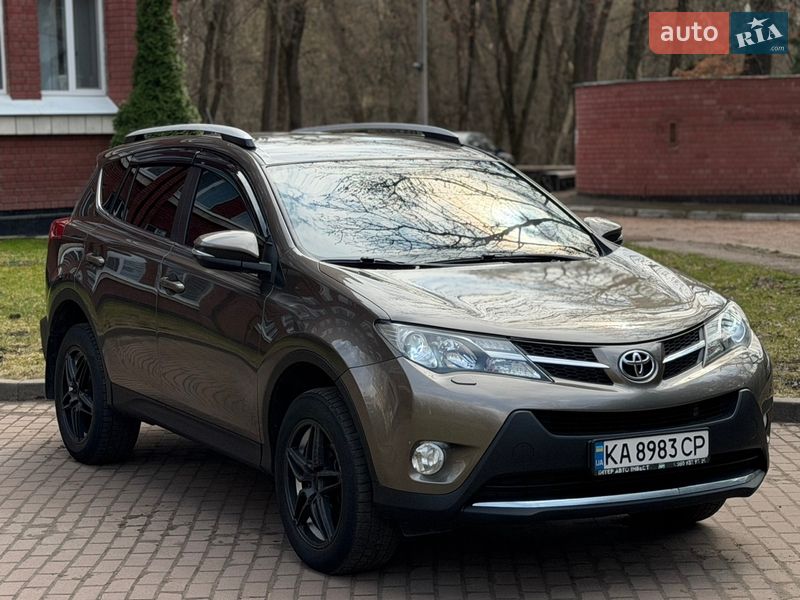 Позашляховик / Кросовер Toyota RAV4 2013 в Чернігові