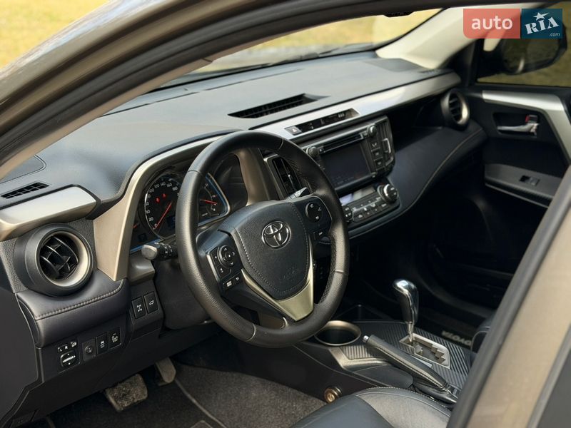 Позашляховик / Кросовер Toyota RAV4 2013 в Чернігові