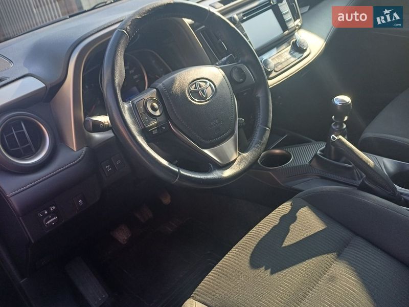 Внедорожник / Кроссовер Toyota RAV4 2014 в Вижнице