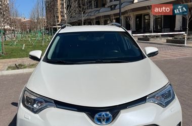 Позашляховик / Кросовер Toyota RAV4 2016 в Києві