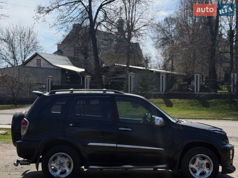 Позашляховик / Кросовер Toyota RAV4 2002 в Смілі