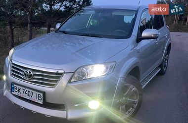 Внедорожник / Кроссовер Toyota RAV4 2010 в Ровно