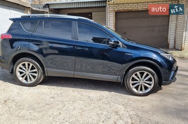 Внедорожник / Кроссовер Toyota RAV4 2017 в Харькове