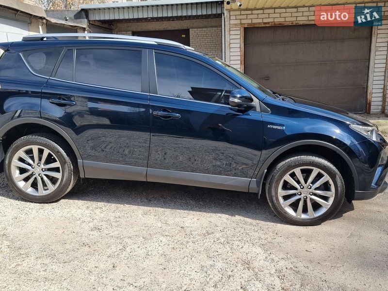 Toyota RAV4 2017