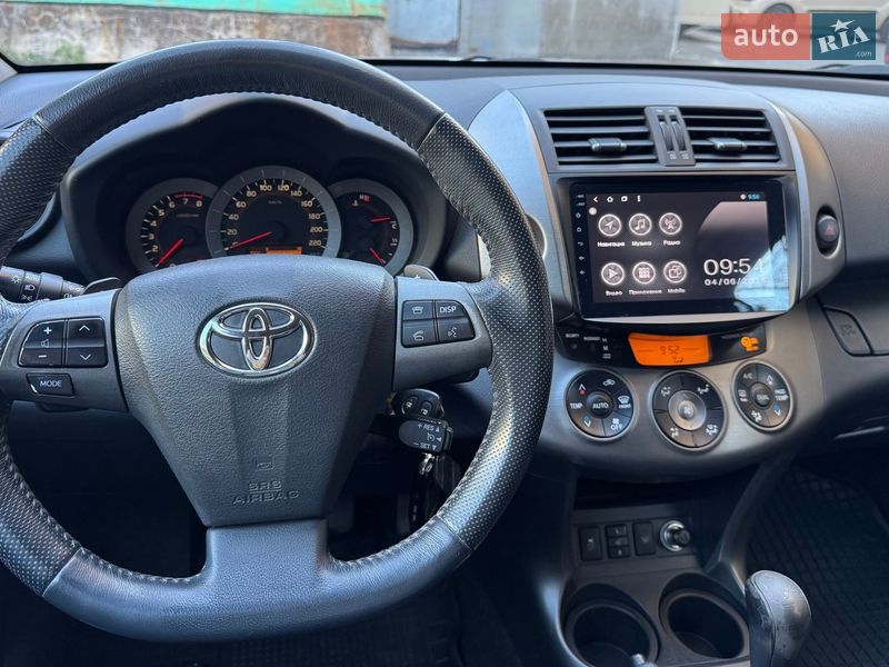Позашляховик / Кросовер Toyota RAV4 2010 в Дніпрі