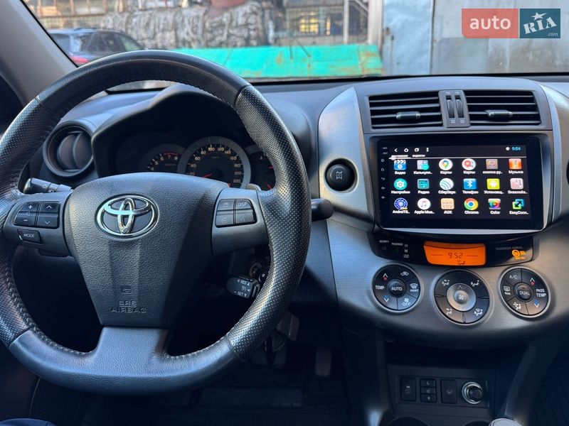 Позашляховик / Кросовер Toyota RAV4 2010 в Дніпрі