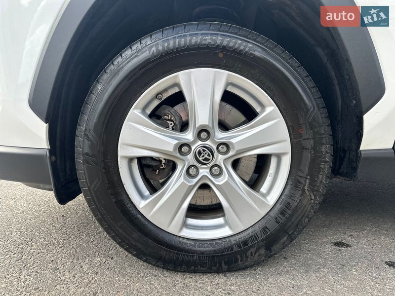 Внедорожник / Кроссовер Toyota RAV4 2020 в Харькове