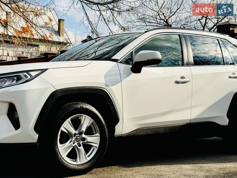 Toyota RAV4 2021