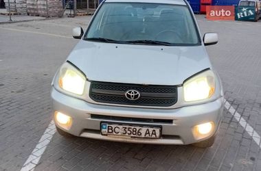 Позашляховик / Кросовер Toyota RAV4 2004 в Львові