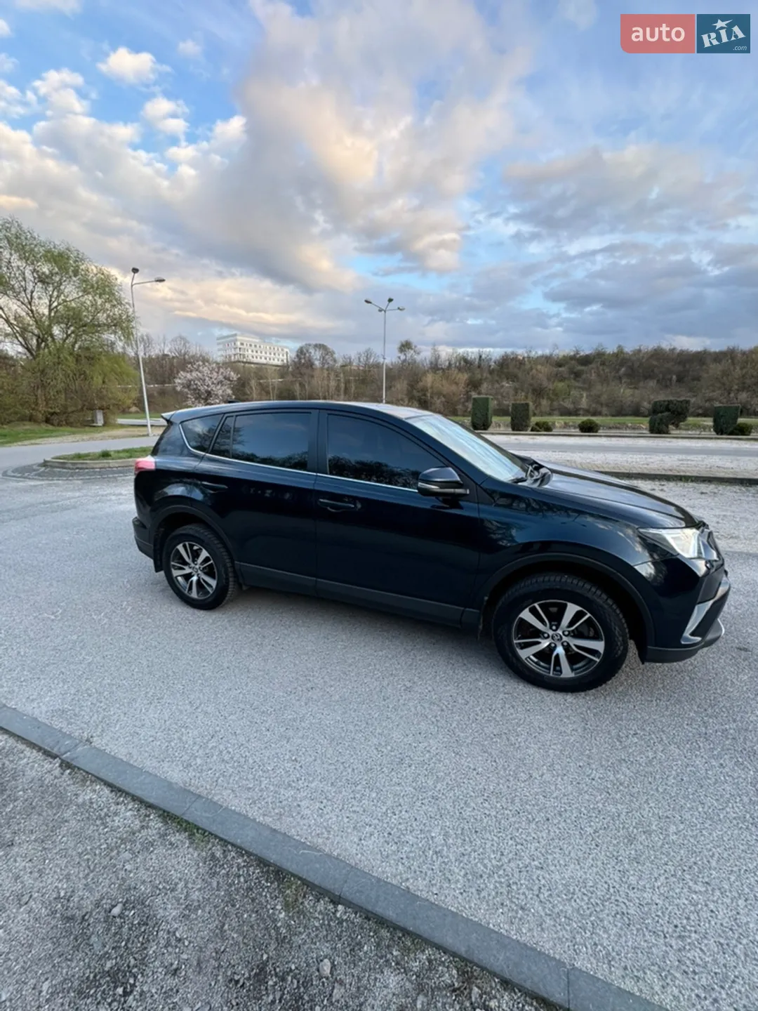 2018 Toyota RAV 4 - мініатюра 7