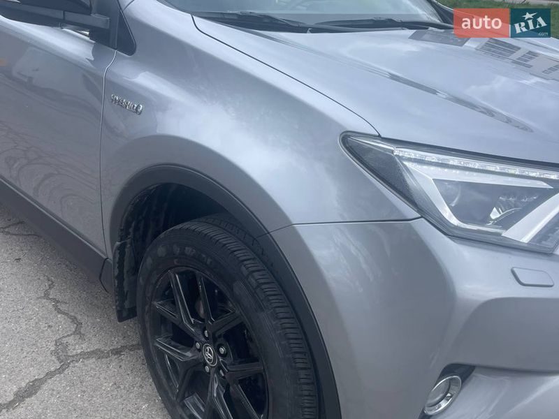 Позашляховик / Кросовер Toyota RAV4 2018 в Львові