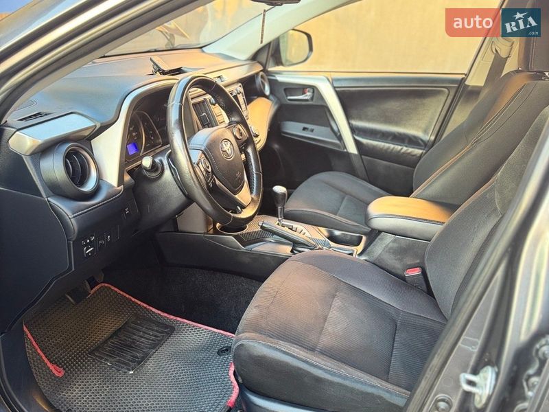 Позашляховик / Кросовер Toyota RAV4 2014 в Миколаєві