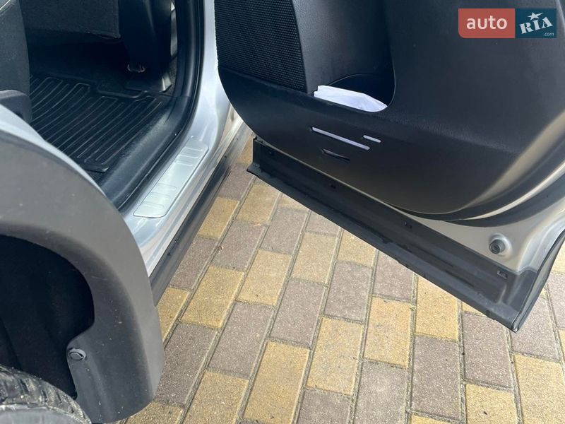 Позашляховик / Кросовер Toyota RAV4 2014 в Дунаївцях