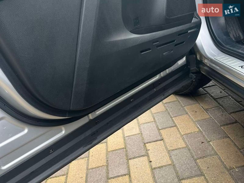 Позашляховик / Кросовер Toyota RAV4 2014 в Дунаївцях