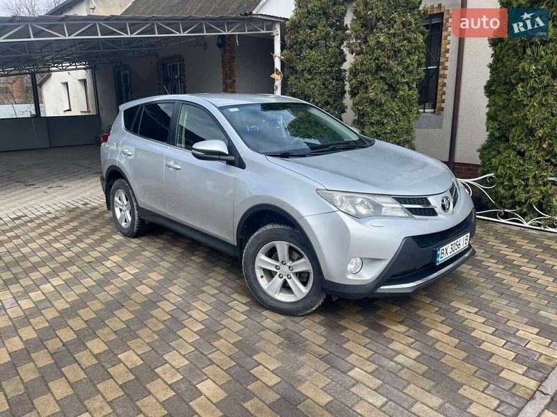 Позашляховик / Кросовер Toyota RAV4 2014 в Дунаївцях