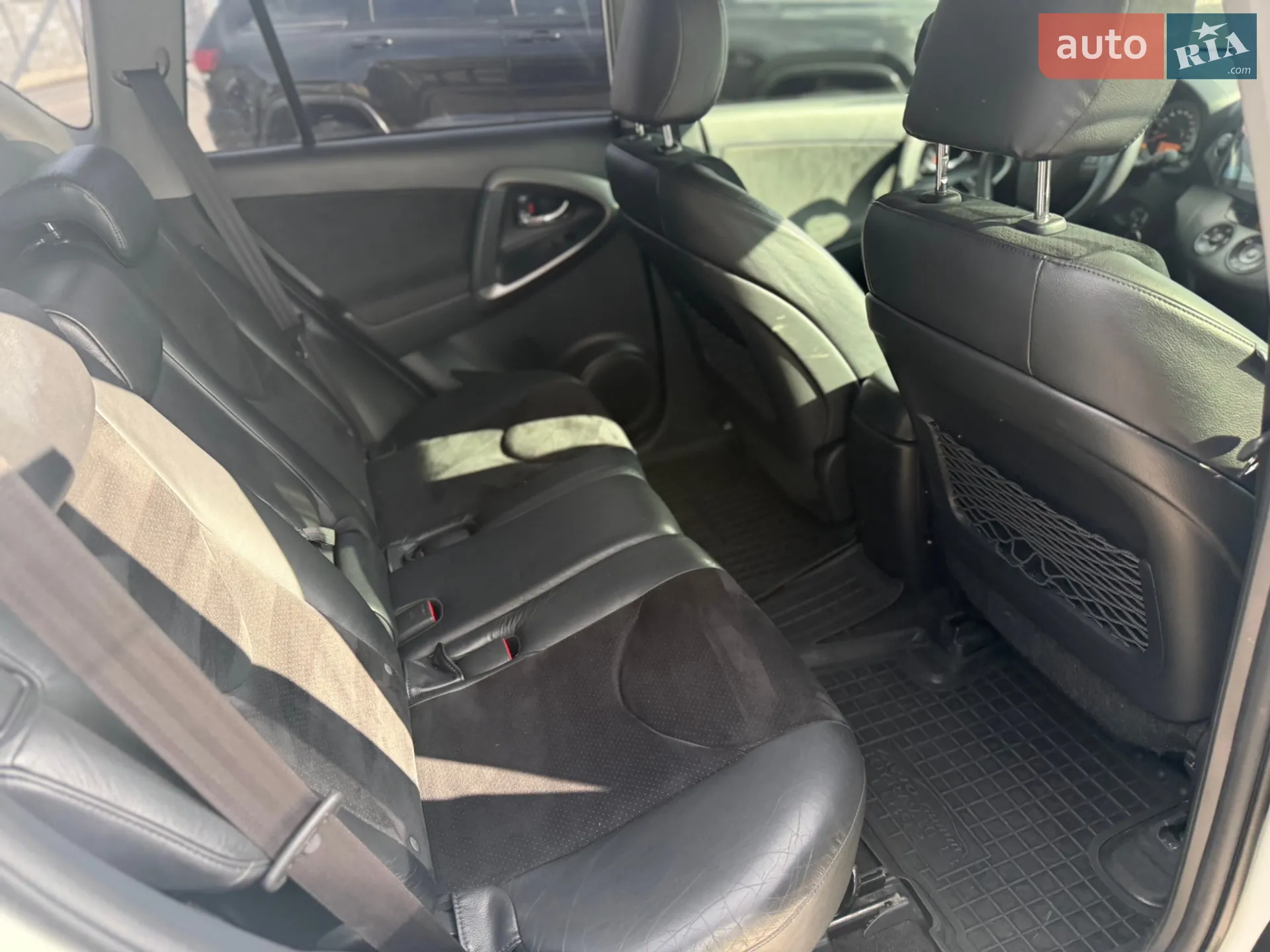 2010 Toyota RAV 4 - мініатюра 12