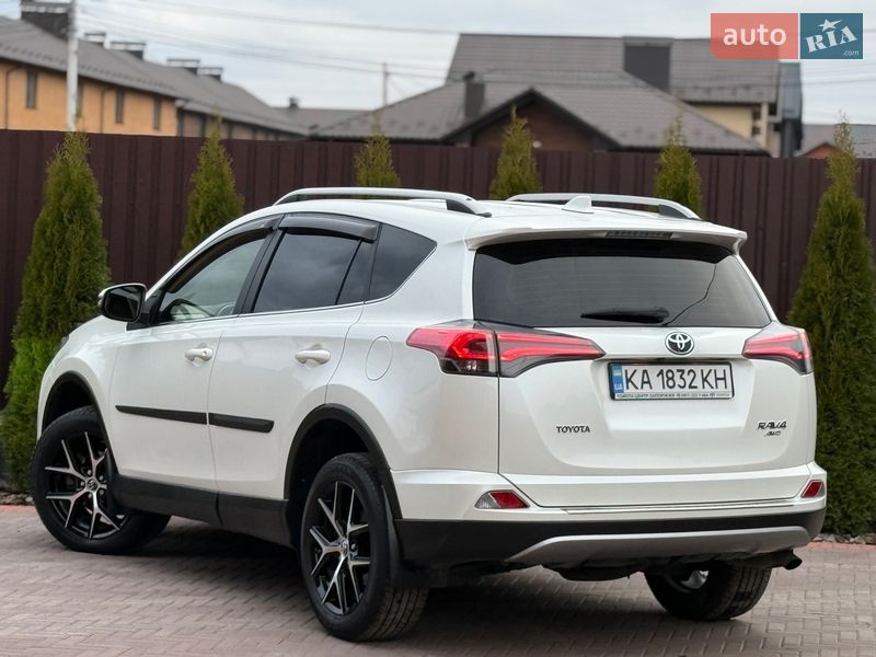 Внедорожник / Кроссовер Toyota RAV4 2017 в Виннице