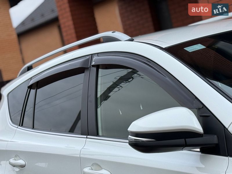 Внедорожник / Кроссовер Toyota RAV4 2017 в Виннице