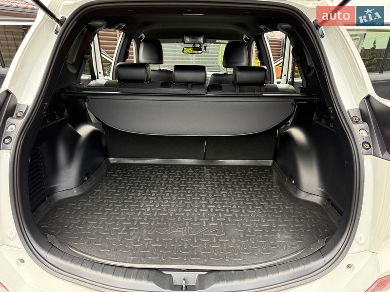 Внедорожник / Кроссовер Toyota RAV4 2017 в Виннице