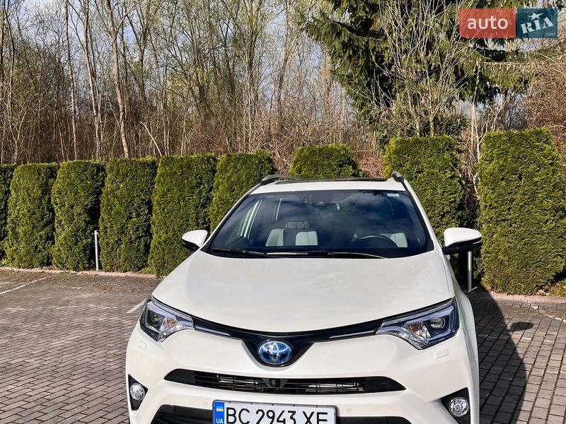 Внедорожник / Кроссовер Toyota RAV4 2018 в Львове