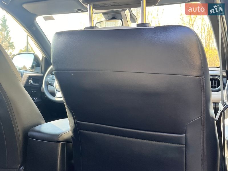 Внедорожник / Кроссовер Toyota RAV4 2018 в Львове