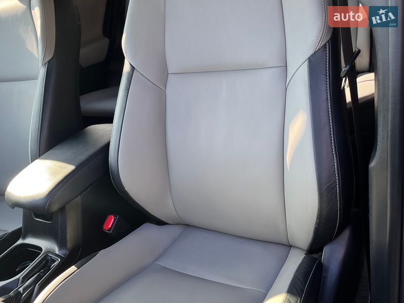 Внедорожник / Кроссовер Toyota RAV4 2018 в Львове