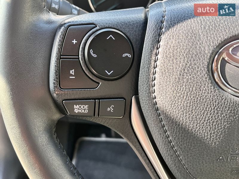 Внедорожник / Кроссовер Toyota RAV4 2018 в Львове