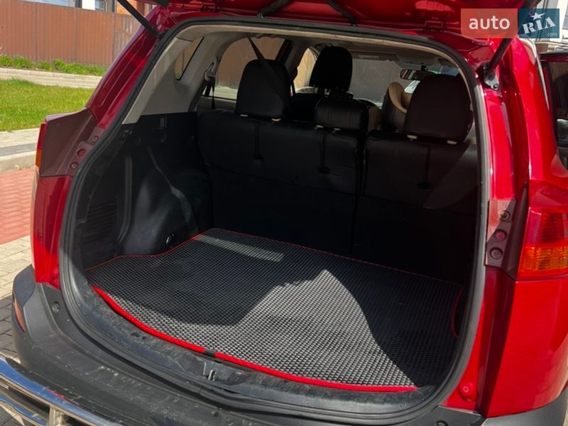 Внедорожник / Кроссовер Toyota RAV4 2013 в Одессе