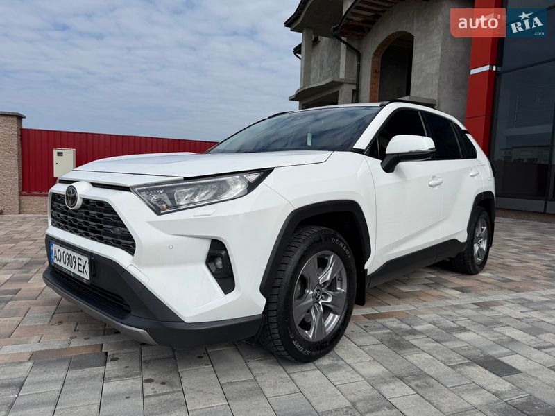 Внедорожник / Кроссовер Toyota RAV4 2022 в Тячеве фото 13 Внедорожник / Кроссовер Toyota RAV4 2022 в Тячеве