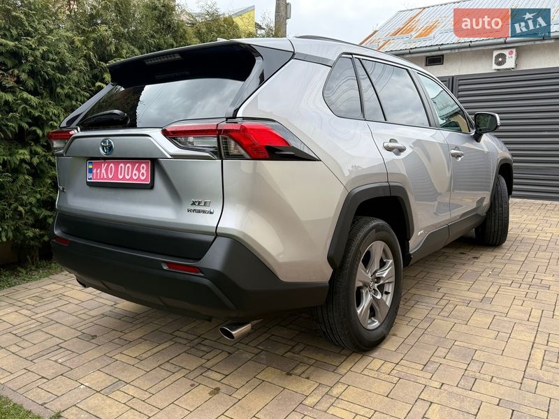 Позашляховик / Кросовер Toyota RAV4 2023 в Львові