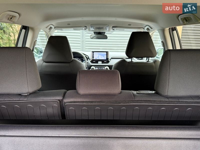 Позашляховик / Кросовер Toyota RAV4 2023 в Львові