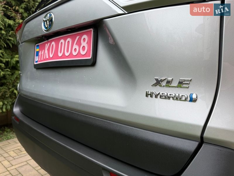 Позашляховик / Кросовер Toyota RAV4 2023 в Львові