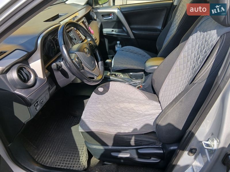 Внедорожник / Кроссовер Toyota RAV4 2016 в Черновцах фото 7 Внедорожник / Кроссовер Toyota RAV4 2016 в Черновцах