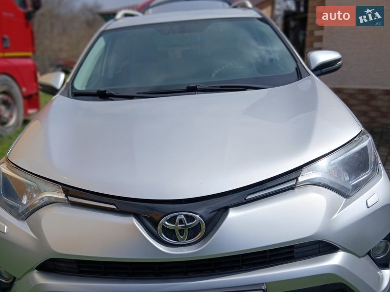 Внедорожник / Кроссовер Toyota RAV4 2016 в Черновцах фото 10 Внедорожник / Кроссовер Toyota RAV4 2016 в Черновцах