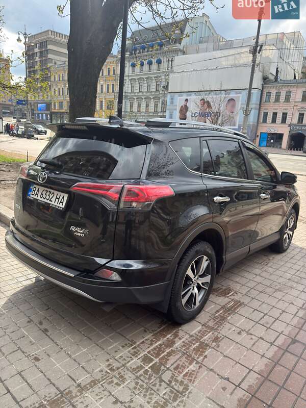 Внедорожник / Кроссовер Toyota RAV4 2017 в Киеве фото 6 Внедорожник / Кроссовер Toyota RAV4 2017 в Киеве
