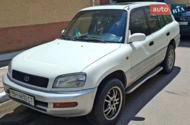 Позашляховик / Кросовер Toyota RAV4 1995 в Одесі