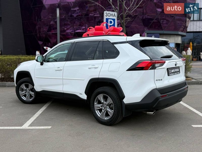 Внедорожник / Кроссовер Toyota RAV4 2024 в Киеве