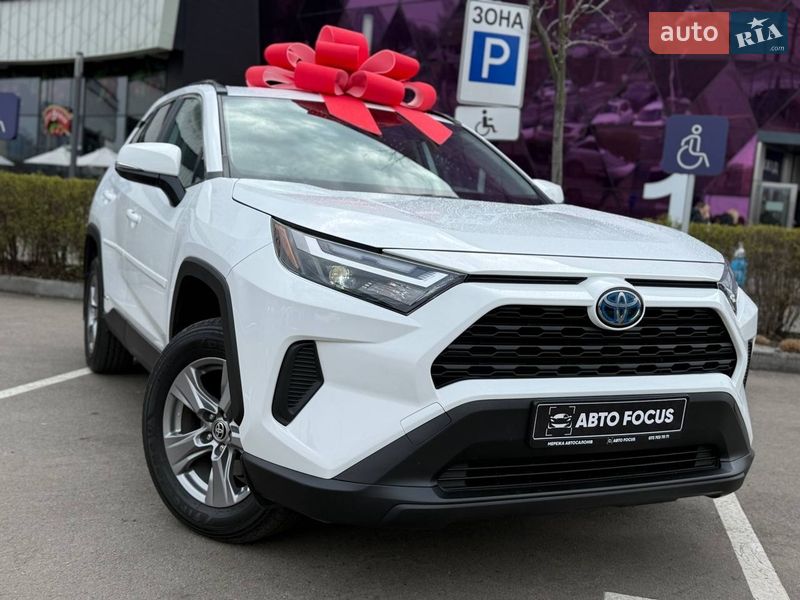 Внедорожник / Кроссовер Toyota RAV4 2024 в Киеве