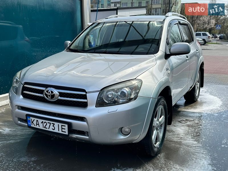 Внедорожник / Кроссовер Toyota RAV4 2007 в Черкассах