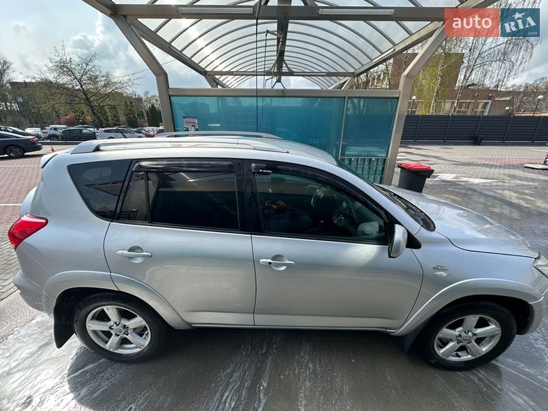 Внедорожник / Кроссовер Toyota RAV4 2007 в Черкассах