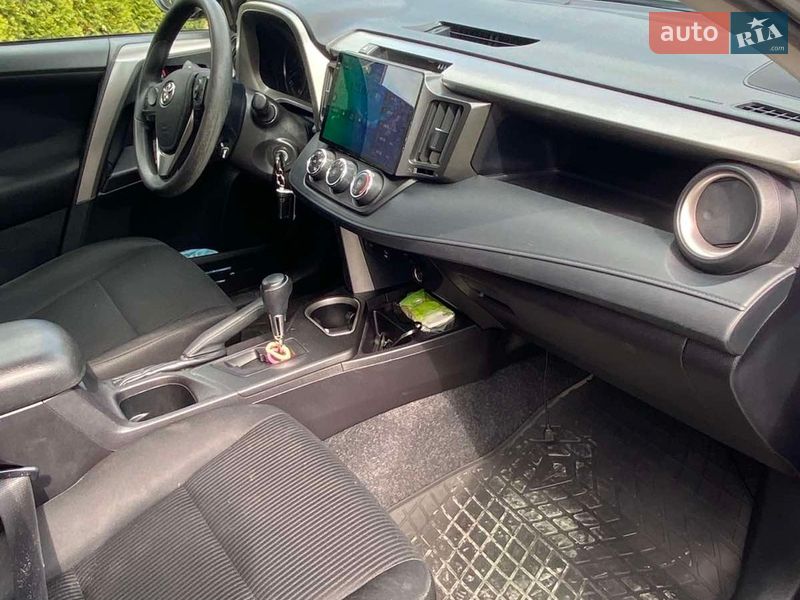 Внедорожник / Кроссовер Toyota RAV4 2018 в Киеве фото 10 Внедорожник / Кроссовер Toyota RAV4 2018 в Киеве
