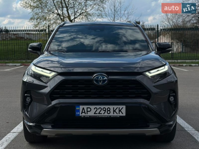 Внедорожник / Кроссовер Toyota RAV4 2023 в Харькове