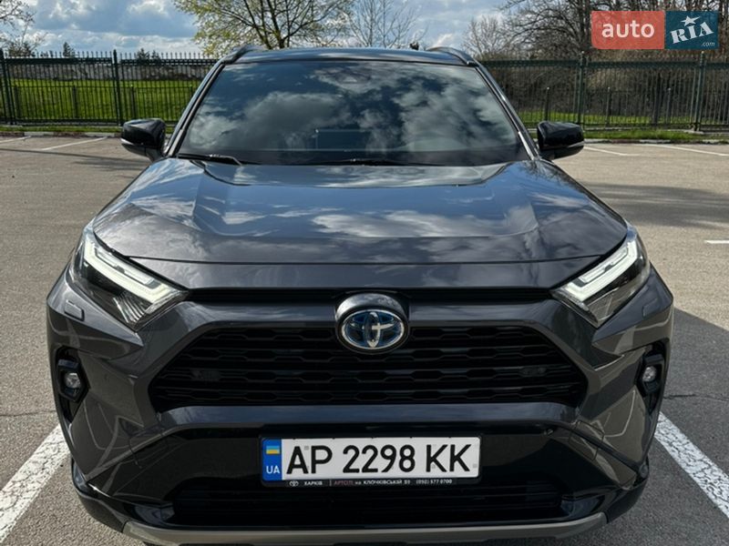 Внедорожник / Кроссовер Toyota RAV4 2023 в Харькове