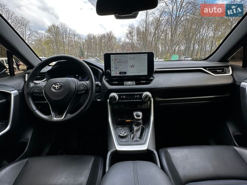 Внедорожник / Кроссовер Toyota RAV4 2023 в Харькове