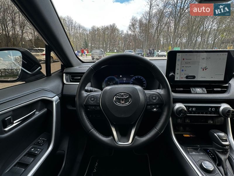 Внедорожник / Кроссовер Toyota RAV4 2023 в Харькове