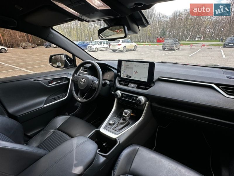 Внедорожник / Кроссовер Toyota RAV4 2023 в Харькове