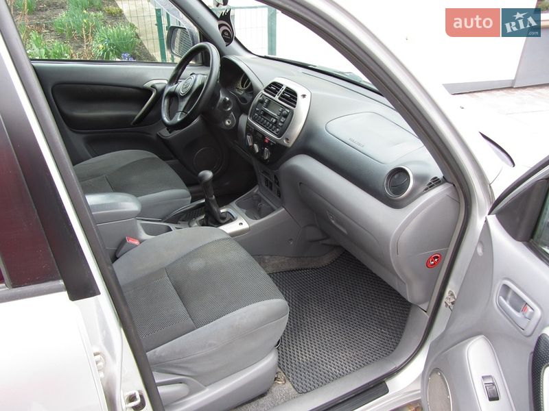 Позашляховик / Кросовер Toyota RAV4 2002 в Хмельницькому